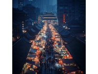 ?？谝故袩狒[程度與其他城市相比不減，周末市場更是生活的一部分。