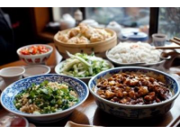 武漢美食豐富多樣，以下是一些具有代表性的介紹