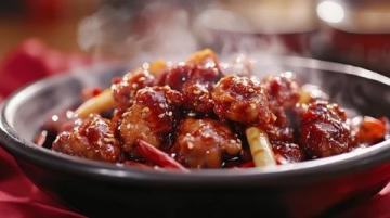 河南特色美食與工藝品大盤點:世襲紅棗、道口燒雞不容錯過!