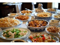探秘廈門居民區的美食天堂：“滋味海鮮”，排隊也值得的家常美味！