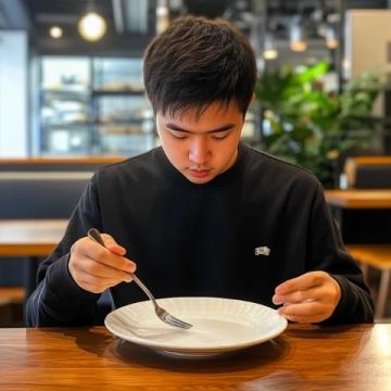 張馨予米蘭用餐事件反轉:“忘記拍照”背后的真相曝光
