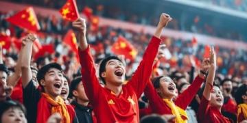 近日，香港明星足球隊踏上了新的征程，這次他們的友誼賽目的地是風(fēng)景秀麗的廣東汕頭