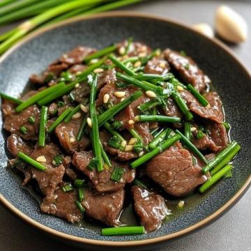 蒜苔炒牛肉是一道色香味俱全的家常菜，簡單易做，深受大家的喜愛,今天