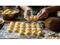 武漢美食之旅：妙墩鍋貼餃子哥背后的故事和鮮香口感