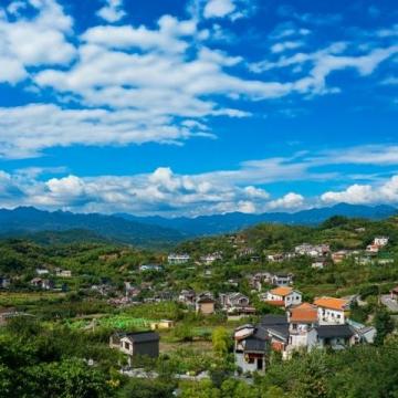 探秘西吉火石寨:神秘丹霞地貌與西北風光之旅