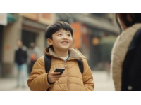 深夜街頭：一位母親帶著自閉癥兒子堅持賣涼皮