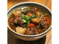 如何制作美味牛腩砂鍋煲：食材挑選與烹飪技巧詳解