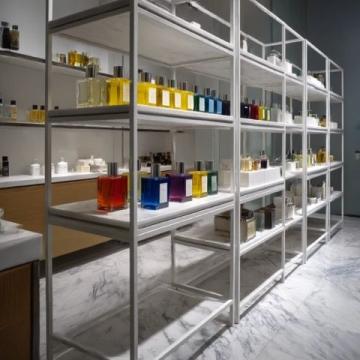 在北展拍完玫瑰花園,聽說俄優品是北京最大的俄羅斯商品超市,里面的俄羅斯商品最全