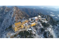 東北秋意濃阿爾山三日游攻略：火山口湖、不凍泉與森林秘境探秘之旅
