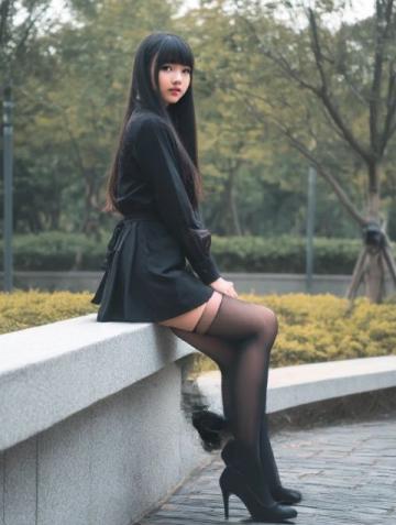 廣州女子誤踩油門撞塌祠堂,賠償爭議引發網友熱議