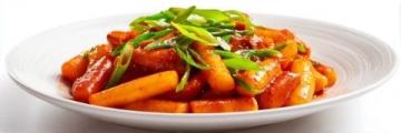 家常美食推薦:早餐番茄面、蒜香臘肉炒豆角及牛肉粉絲鍋