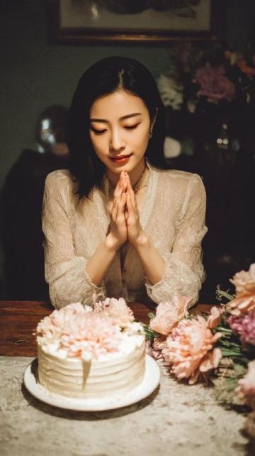 隱藏在粽子背后的端午節(jié)美食探索:咸蛋明星、艾草糕點(diǎn)與文化魅力