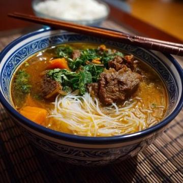 滋補美食 | 匯集精華的牛腩面制作詳解及養生功效