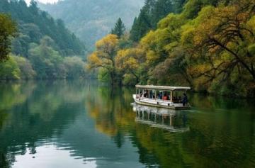西鄉櫻桃溝位于陜西省漢中市西鄉縣，是一個以櫻桃種植和生態旅游為特色的景區