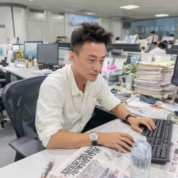 山西侯馬,一個小伙子拿來一條魚給專家鑒定,聲稱因為它的結構很奇特