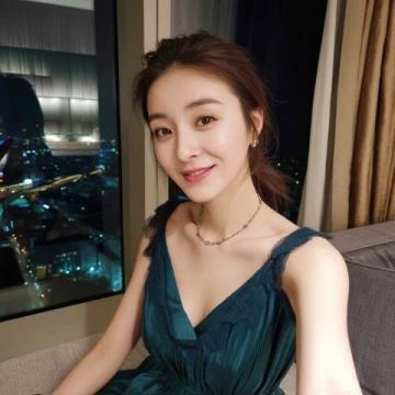 李晨甜蜜分享浪漫美食食譜，泡菜銀耳燕窩羹滋補(bǔ)美味