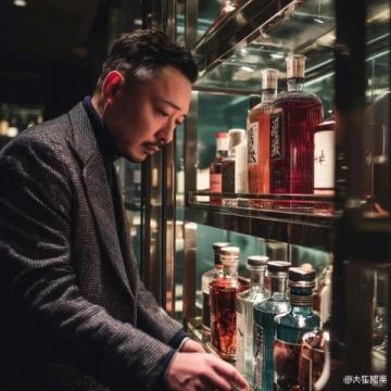 新年黑明拿出珍藏12年的好酒和美食請與好朋友分享快樂