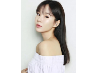 劉濤年薪150萬加盟阿里首秀翻車，直播賣蝦遭瘋搶！