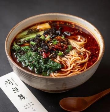 貴州特色美食:千年傳承中的酸辣傳奇與味蕾盛宴