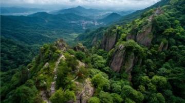 傍晚匆忙離開武當山,山路蜿蜒山水相伴