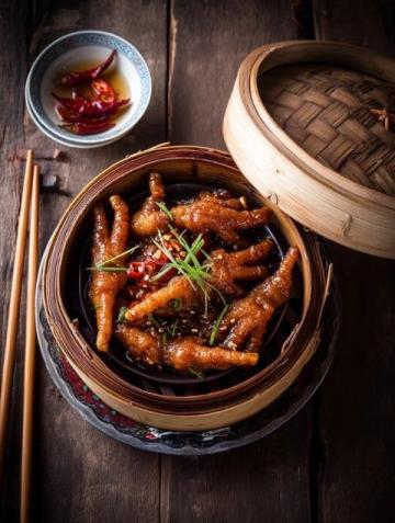 粵菜即廣東菜，是中國(guó)傳統(tǒng)四大菜系、八大菜系之一，源自中原