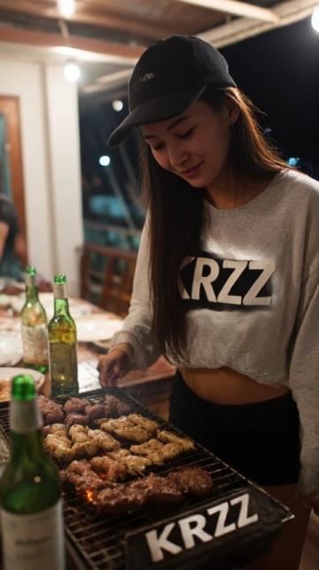 柳州華潤路夜市火爆:小吃云集人氣旺