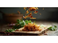 云南特色美食：油淋牛干巴的獨特制作工藝