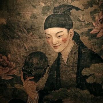 因為史湘云的臉上犯了杏斑癬,于是有了治療藥物薔薇硝出場,但是被茉莉粉