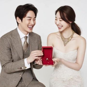 5月20日，孔子第76代孫公開消息，自己已在美國結婚，妻子厚唇大眼是大馬名媛
