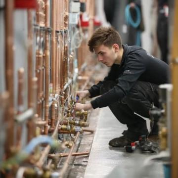 電工操作技能，電工就業前景如何？未來發展會怎樣？