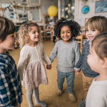 孩子幼兒園就該學一年級知識嗎?快樂童年與壓力教育的糾結(jié),求支招!