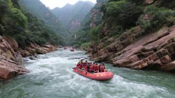 平山清風峽,人少景美,沒有過多雕飾的原生態山谷。因地勢生態原因,空氣十分清新