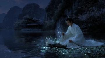 黎明六點,微光悄然灑落順峰山公園的青云湖畔,湖水仿若被喚醒的精靈,泛起粼粼波光