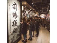 柳州人氣爆棚！數(shù)百食客排隊試吃網(wǎng)紅小吃店，真有那么美味嗎？