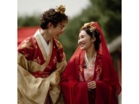 5月20日，孔子第76代孫公開消息，自己已在美國結婚，妻子厚唇大眼是大馬名媛