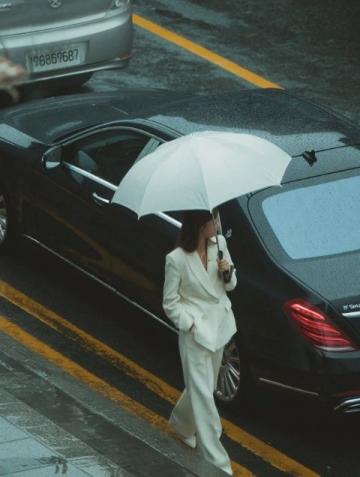 擁有深藍S07后，上午參加朋友婚禮，開個婚車
