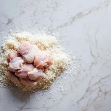 夏日解暑必備:輕松制作的冷吃雞與涼拌佳肴