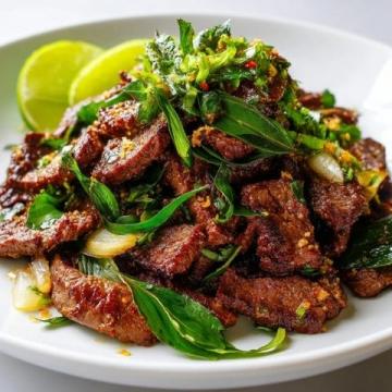 爆款標題芹菜炒牛肉，一道鮮香四溢的健康佳肴