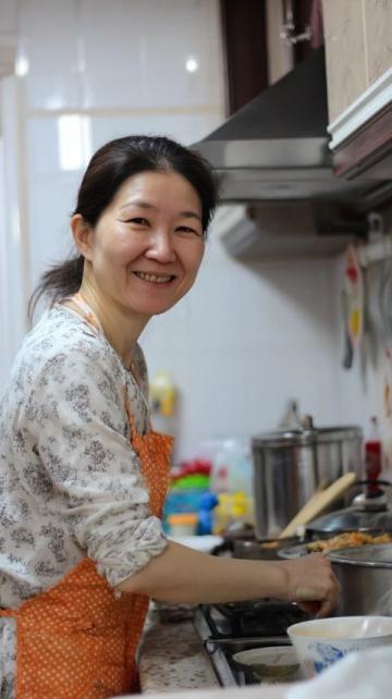 59歲外婆回國后愛上日本水煮菜，健康體重雙豐收