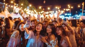白云廣場夜市盛大開業(yè)，美食狂歡，必打卡的網(wǎng)紅地標！