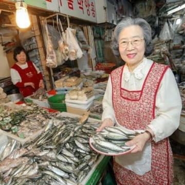 經(jīng)典家常菜：鮮香麻辣剁椒魚頭的簡單做法