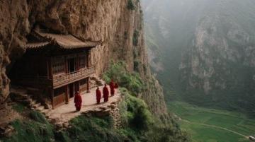 云南彌勒之旅:慢生活、美食探索與夢幻景區探秘