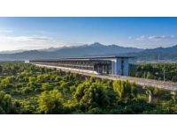 海南島五日游攻略：探索美麗的海島風光、歷史文化遺跡和獨特的自然風貌。