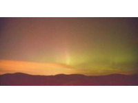 冰島冬季旅行攻略：如何應(yīng)對(duì)嚴(yán)酷氣候與欣賞極光美景