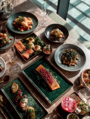 毛不易勇敢挑戰生吞八爪魚:探索美食的新境界