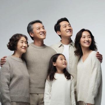 泰劇男神Pong攜家人空降成都，開啟家庭暖游記！回憶殺來襲，溫情滿滿！