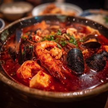 鄭州夏日尋味記:與KOL同探蘇北龍蝦館,一飽口福的美味盛宴