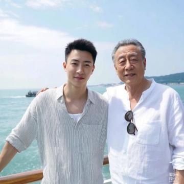 5月20日，孔子第76代孫公開消息，自己已在美國結婚，妻子厚唇大眼是大馬名媛