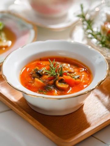 秋季滋補養生必備:山藥燉雞湯的做法與營養解析