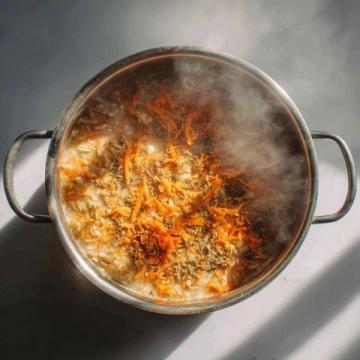 家常暖胃佳肴:蘿卜腐竹煲暖心呵護